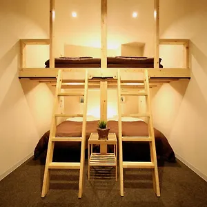  Albergue Nest Japão